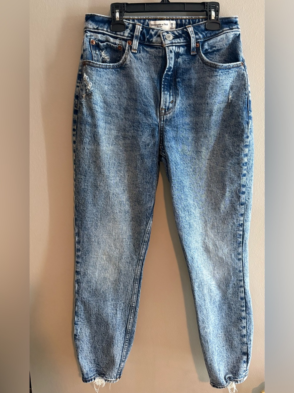 Abercrombie & Fitch - The Mom High-Rise Acid Wash Blue Jeans
